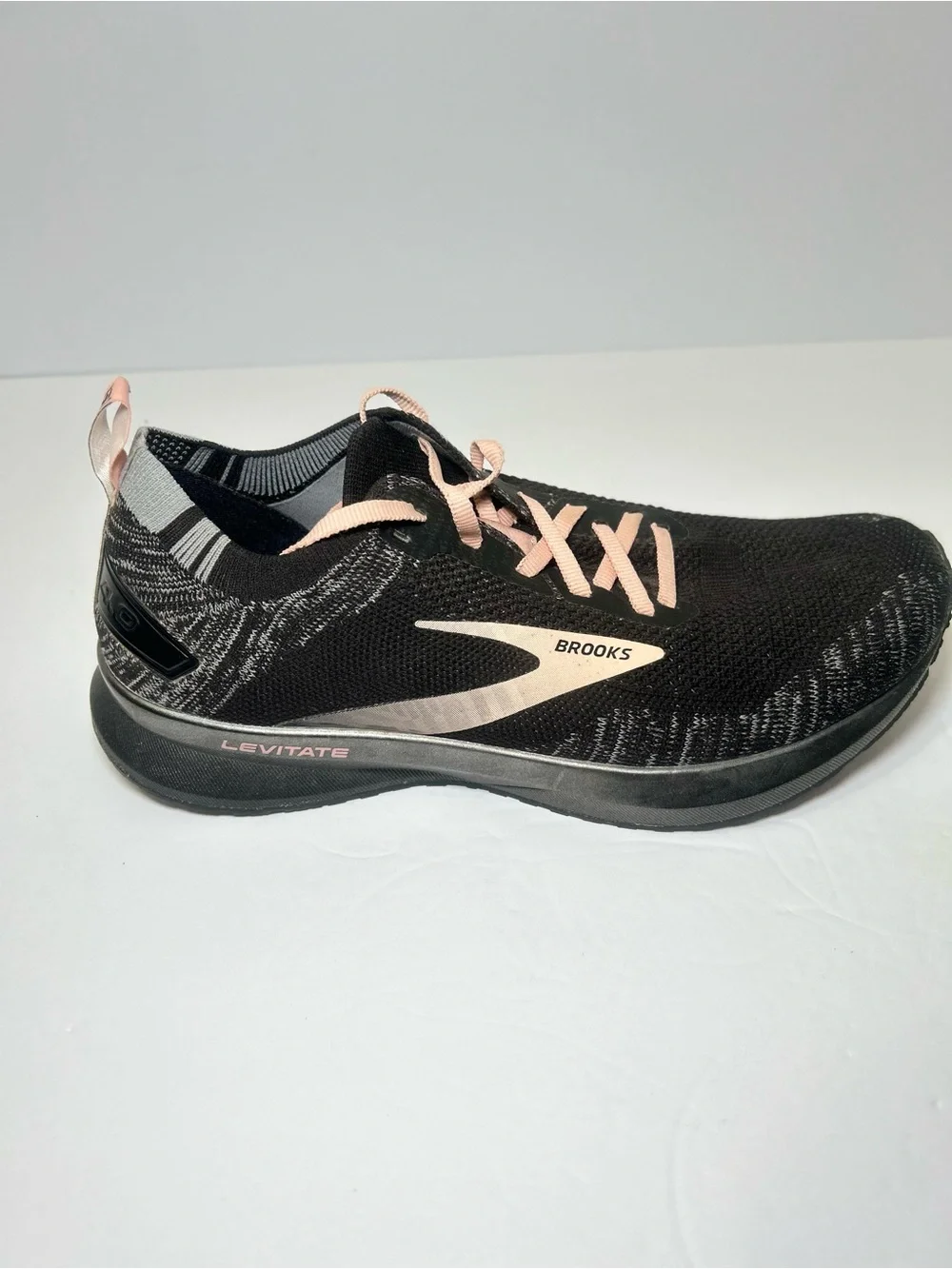 Brooks levitate running